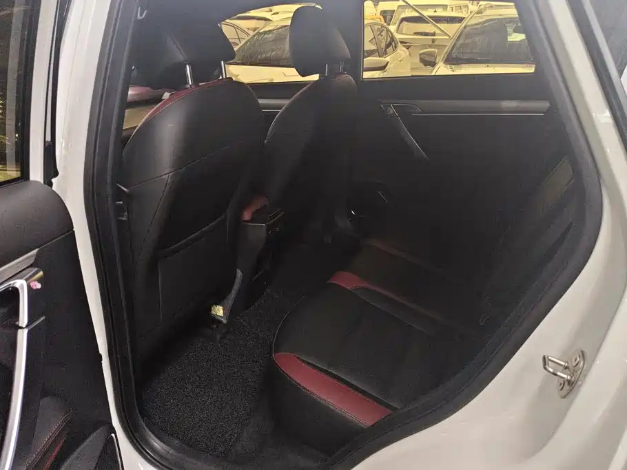 Geely Binyue — миниатюра 11