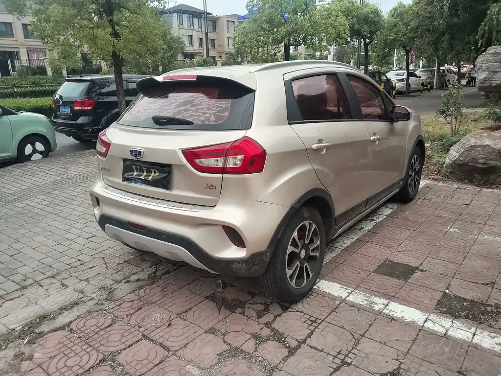 Geely Vision X3 — миниатюра 4