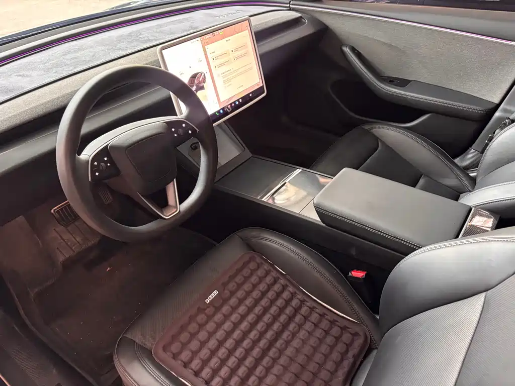 Tesla Model 3 — миниатюра 5