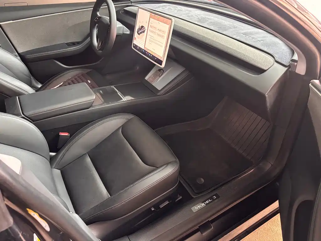 Tesla Model 3 — миниатюра 9