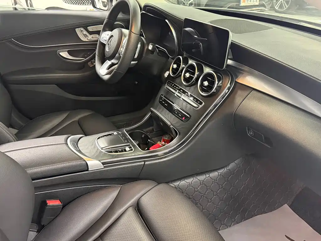 Mercedes-Benz C-Class — миниатюра 11