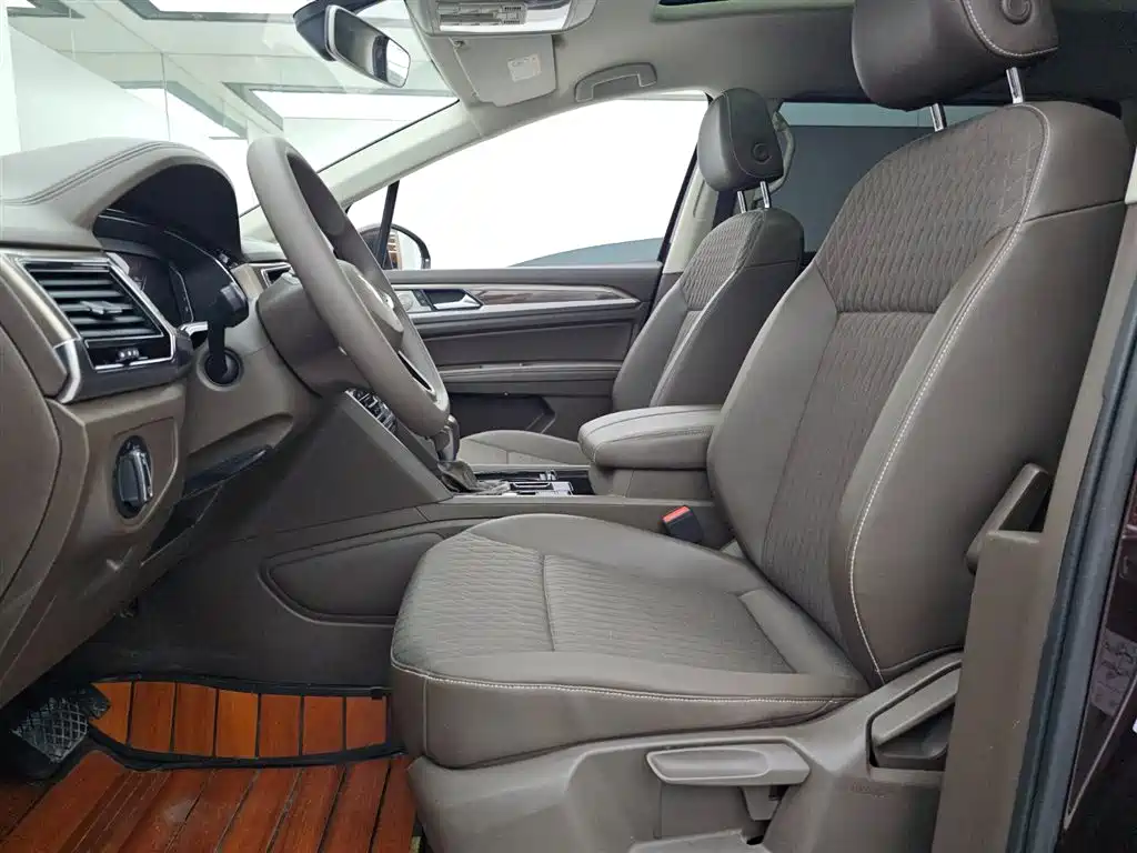 Volkswagen Viloran 2020 330TSI
