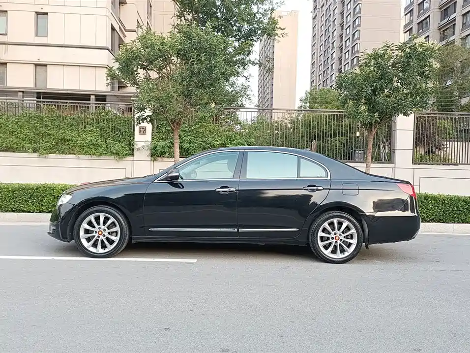 Hongqi H7 2015 3.0L Luxury