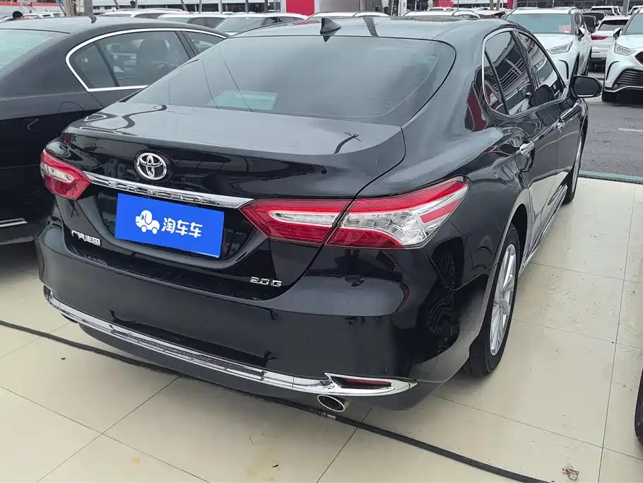 Toyota Camry 2023 2.0G Luxury