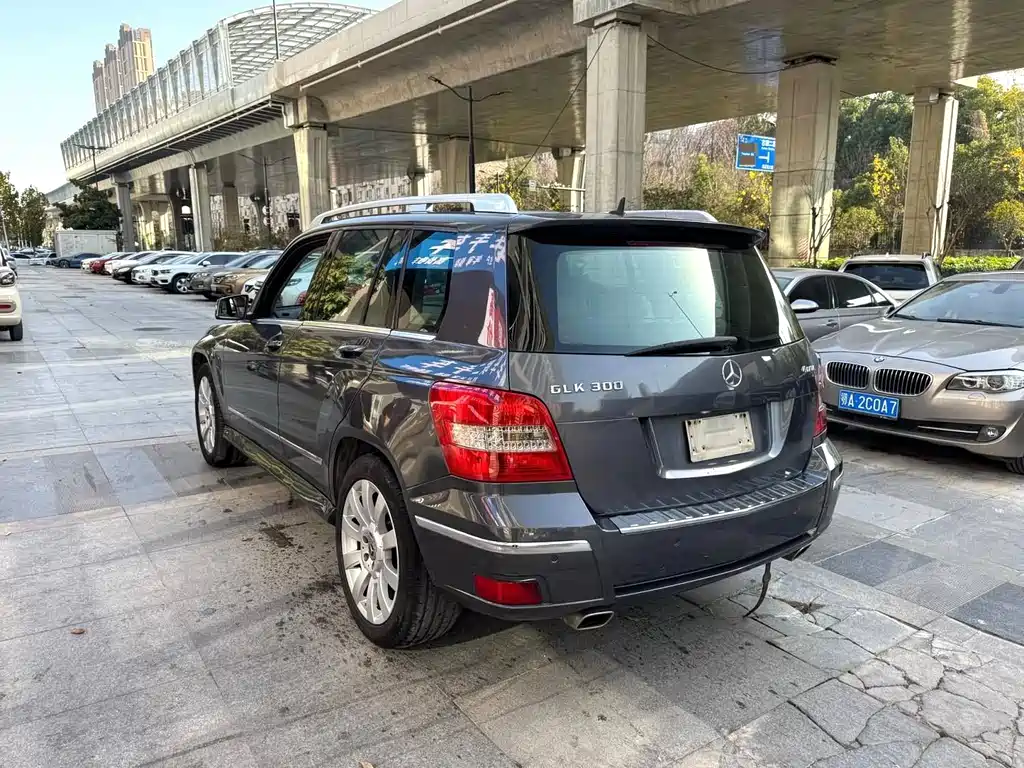 Mercedes-Benz GLK-Class (Import) — миниатюра 11