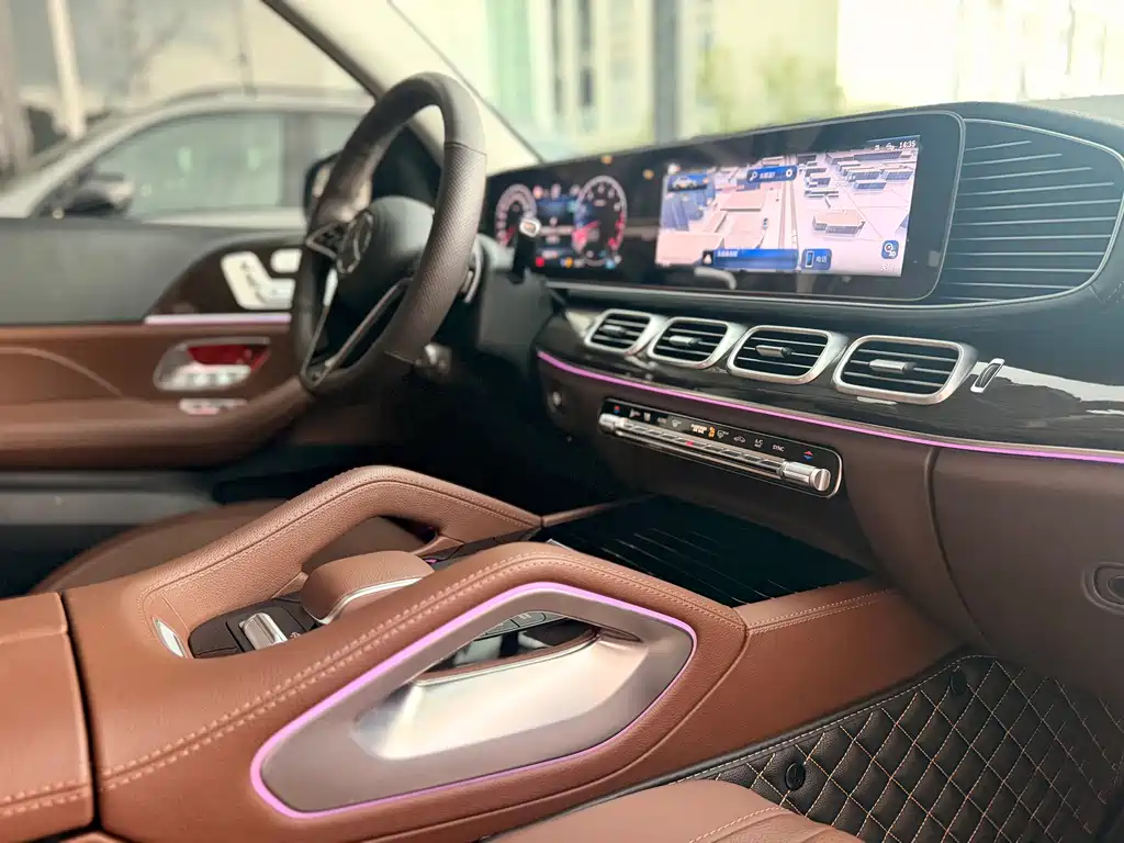 Mercedes-Benz GLE (Import) — миниатюра 26