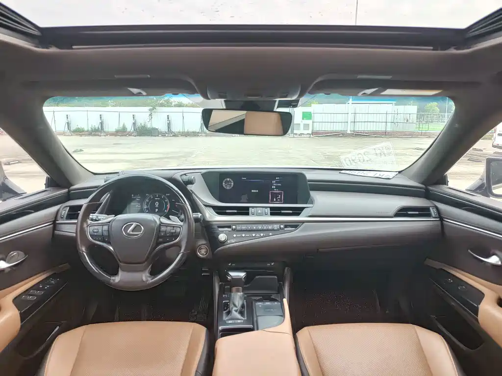 Lexus ES — миниатюра 13