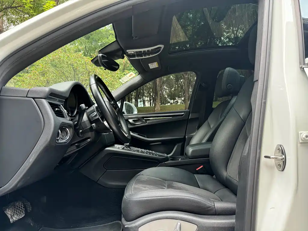 Porsche Macan — миниатюра 6