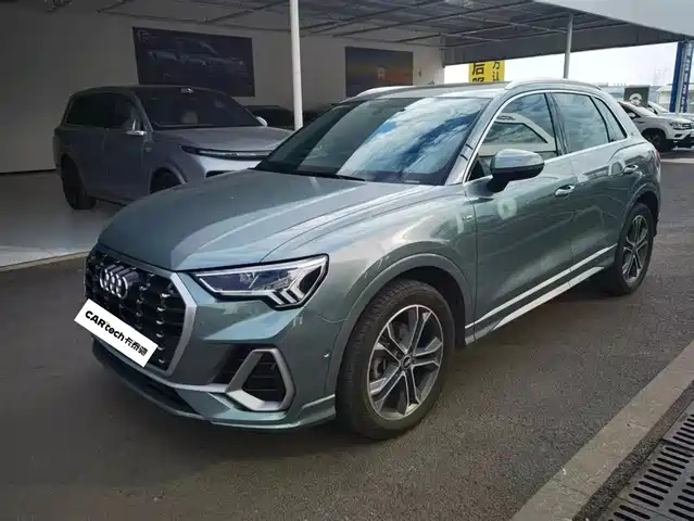 AUDI Q3 2021