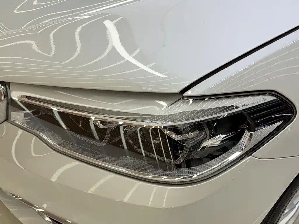 BMW 5 Series New Energy — миниатюра 9