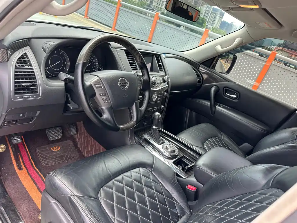 Nissan Patrol — миниатюра 5