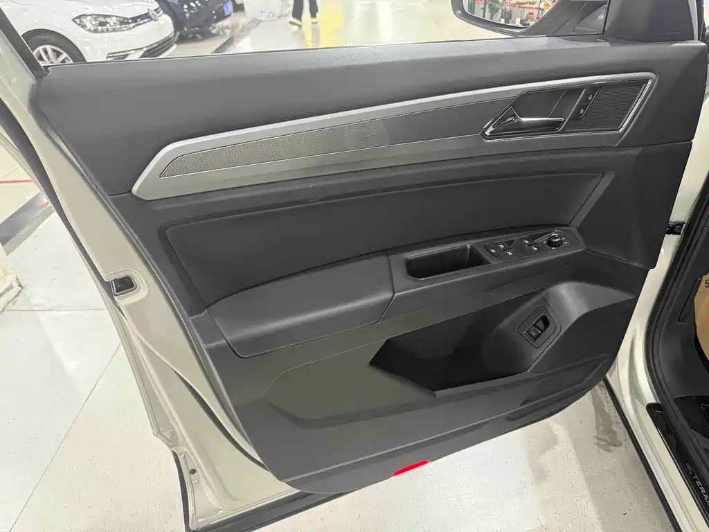 Volkswagen Teramont — миниатюра 4
