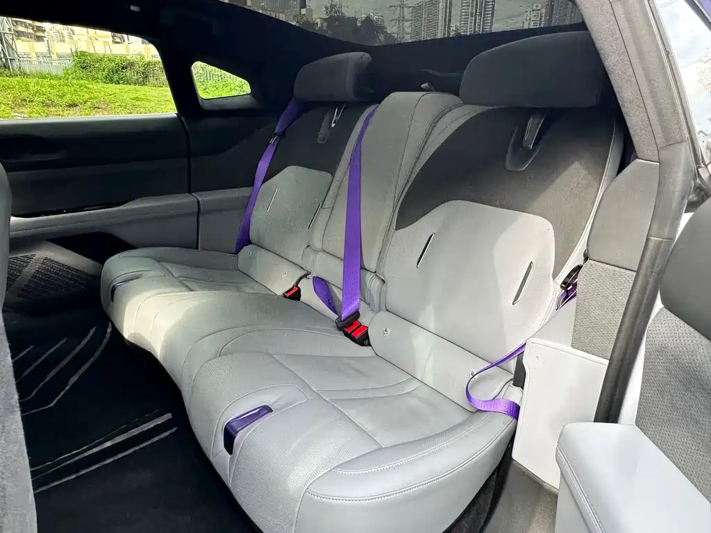HiPhi HiPhi Z 2023 мест