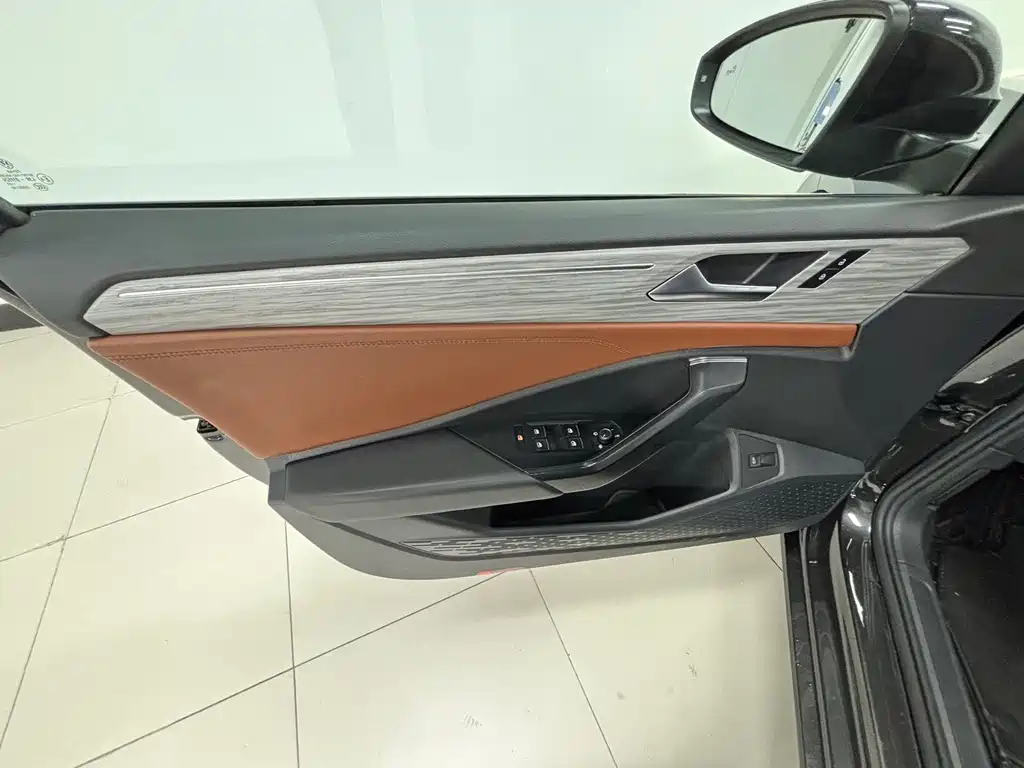 Volkswagen Sagitar — миниатюра 8