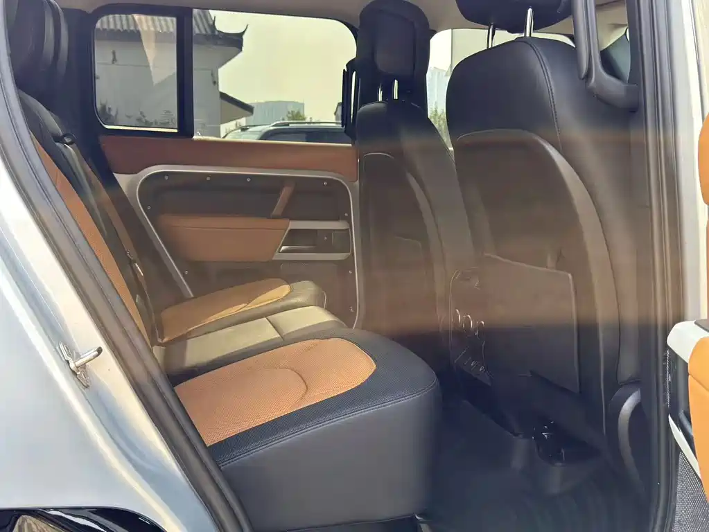 Land Rover Defender — миниатюра 12