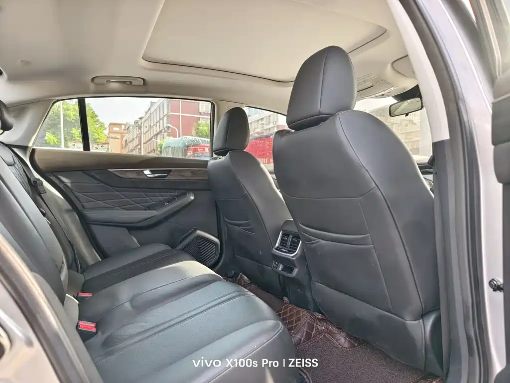 DONGFENG YI HYUN MAX