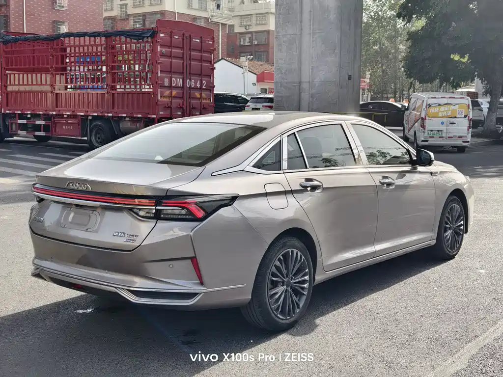 DONGFENG YI HYUN MAX