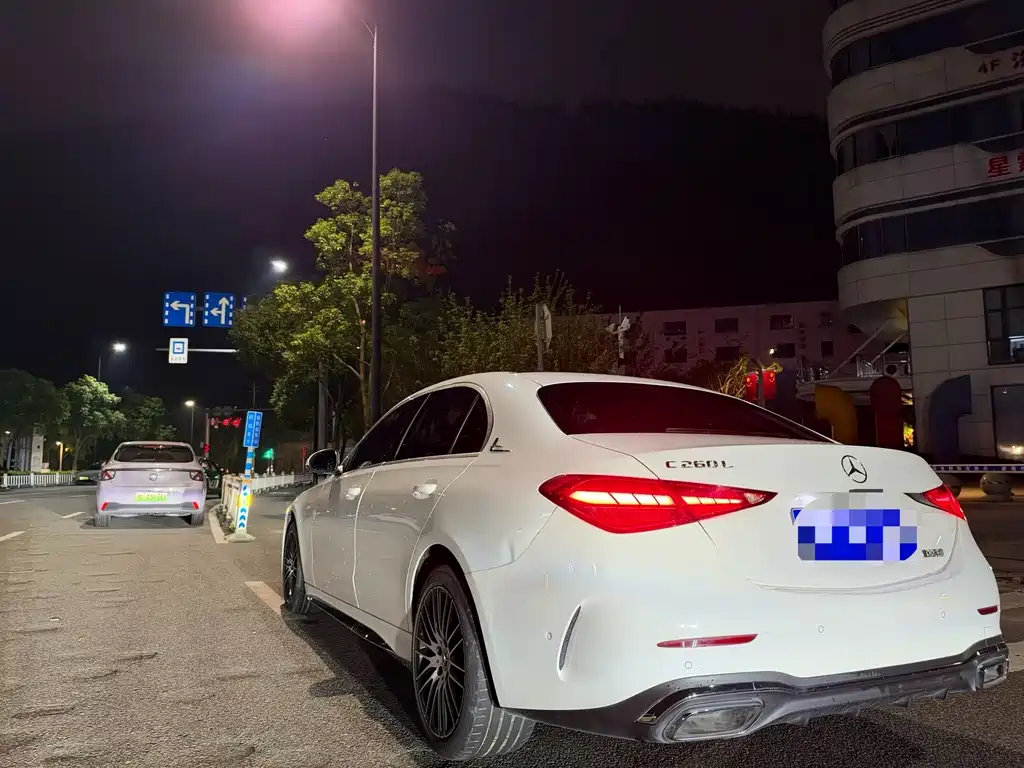Mercedes-Benz C-Class — миниатюра 9