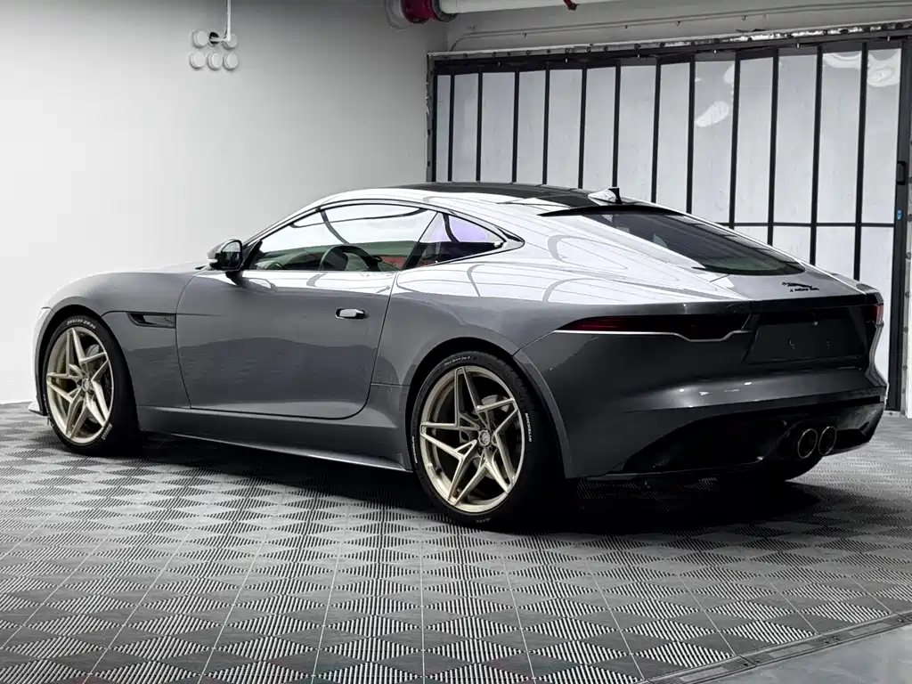 Jaguar F-Type 2024 P300 75