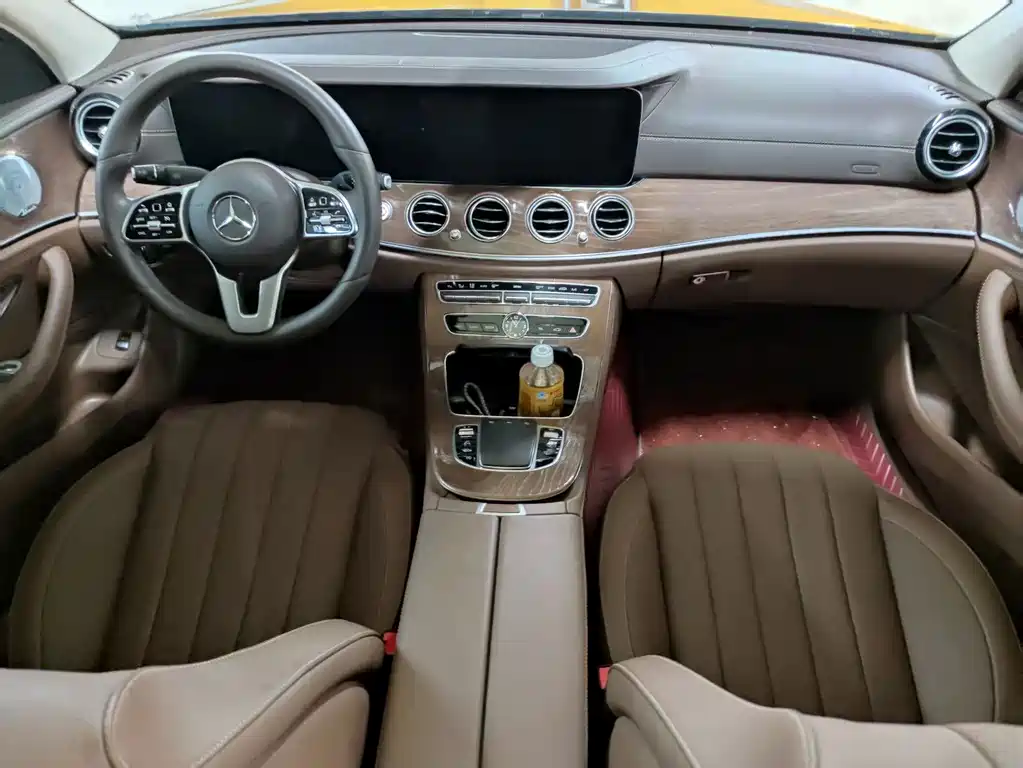Mercedes-Benz E-Class — миниатюра 13