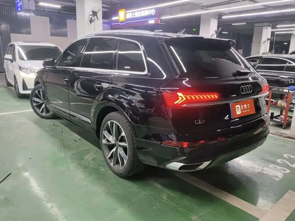 Audi Q7 — миниатюра 4