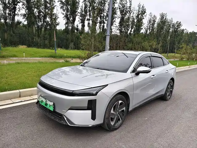 GEELY GALAXY GALAXY L6 2024