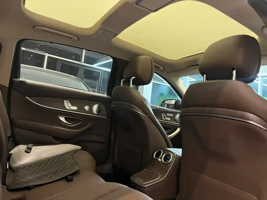 MERCEDES-BENZ E CLASS