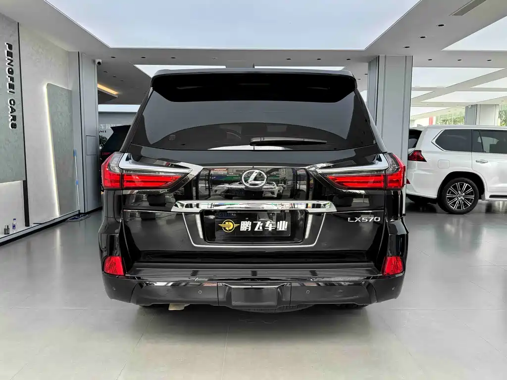 Lexus LX 2020 570 AT