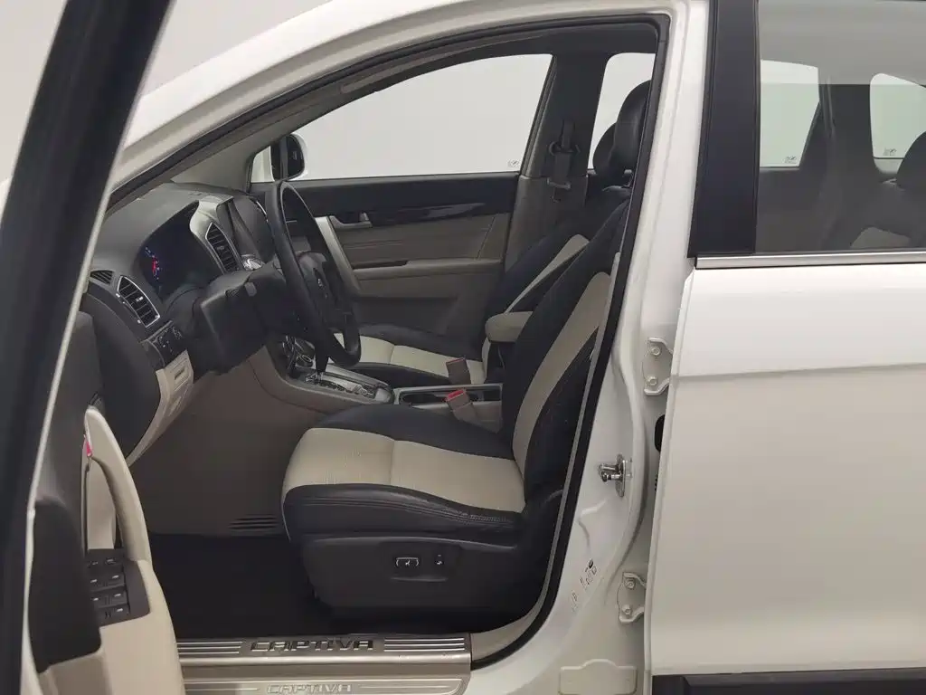 Chevrolet Captiva — миниатюра 10