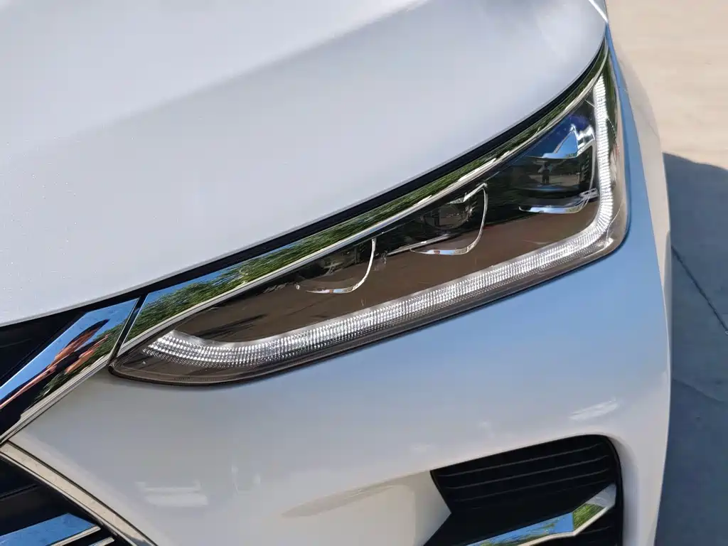 BYD Tang New Energy — миниатюра 6