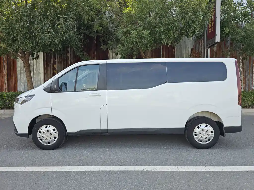MAXUS V70 — миниатюра 7
