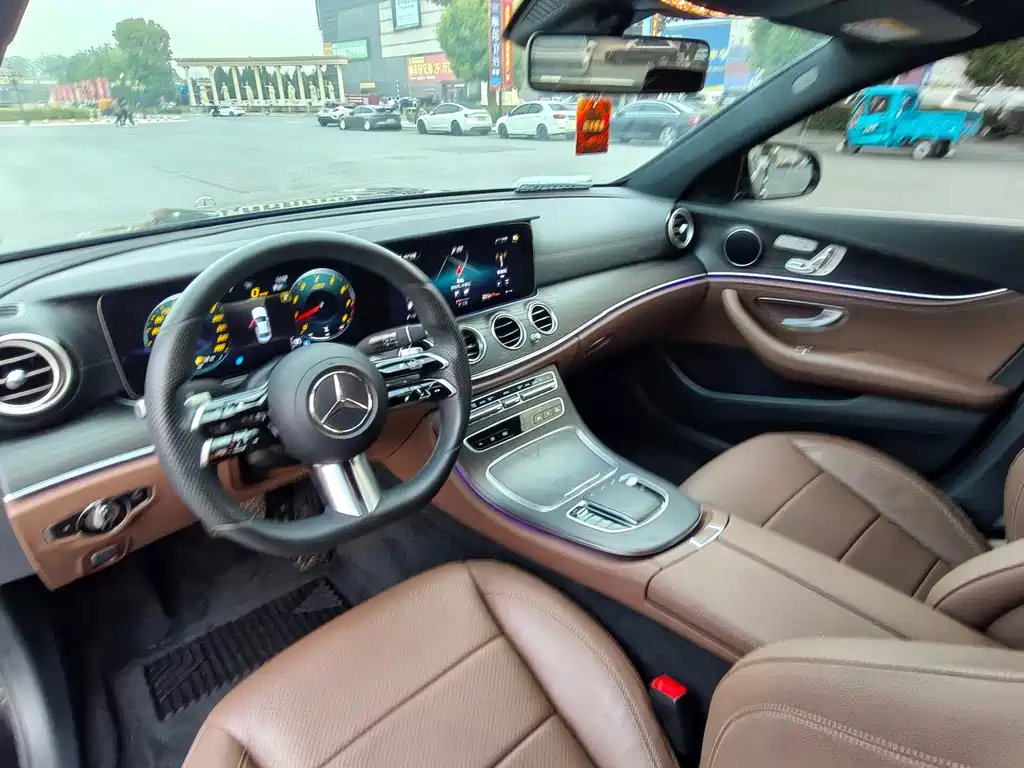 Mercedes-Benz E-Class — миниатюра 15