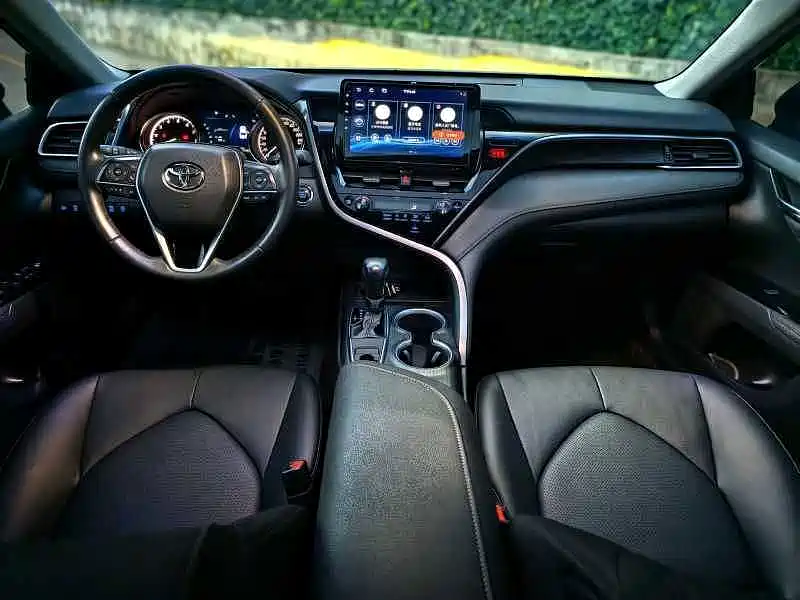 Toyota Camry — миниатюра 4