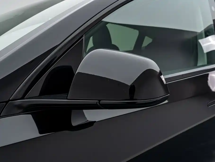 Tesla Model Y — миниатюра 22