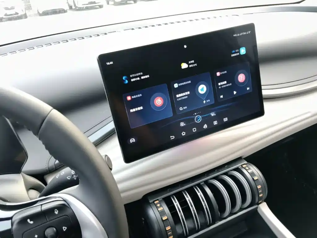 BYD Yuan Plus — миниатюра 13