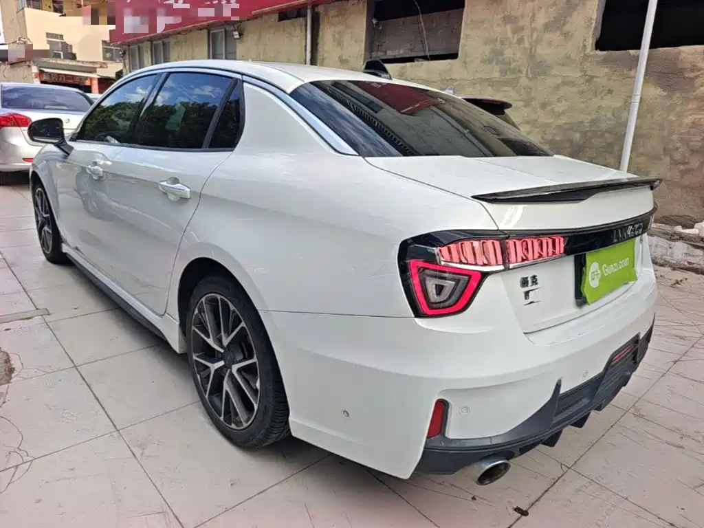 Lynk & Co 03 — миниатюра 5