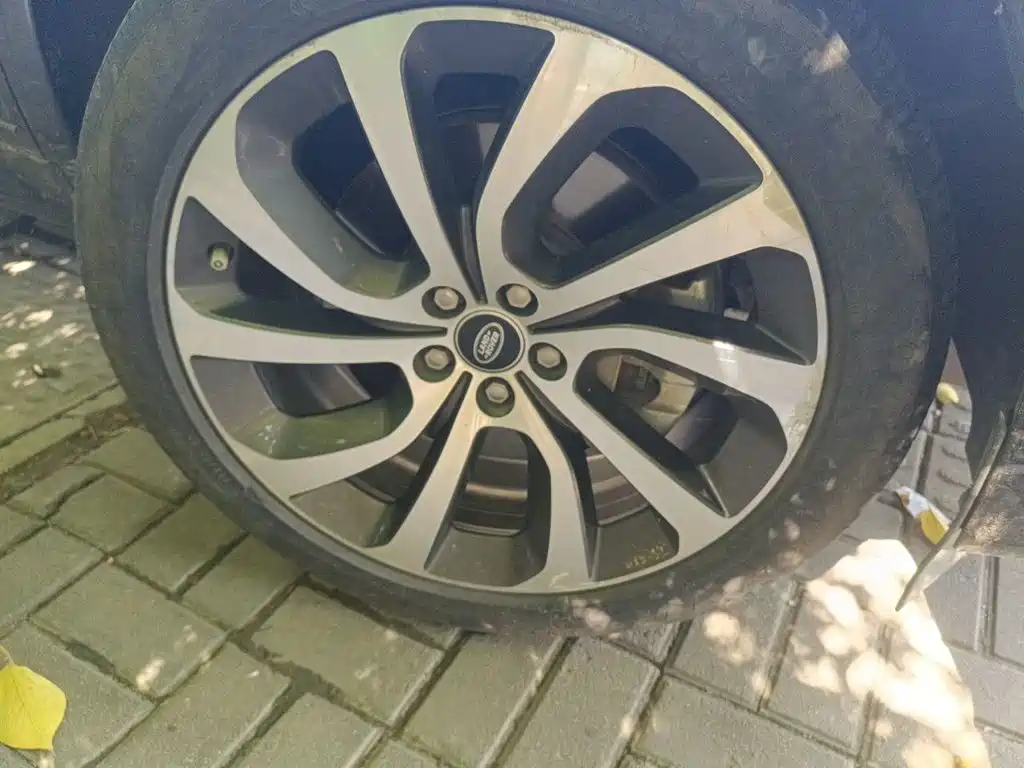 Land Rover Discovery Sport — миниатюра 24