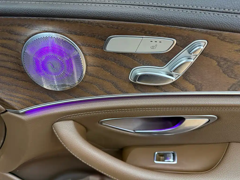 Mercedes-Benz E-Class — миниатюра 26