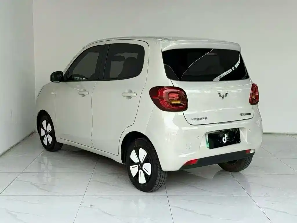 Wuling MINIEV — миниатюра 5
