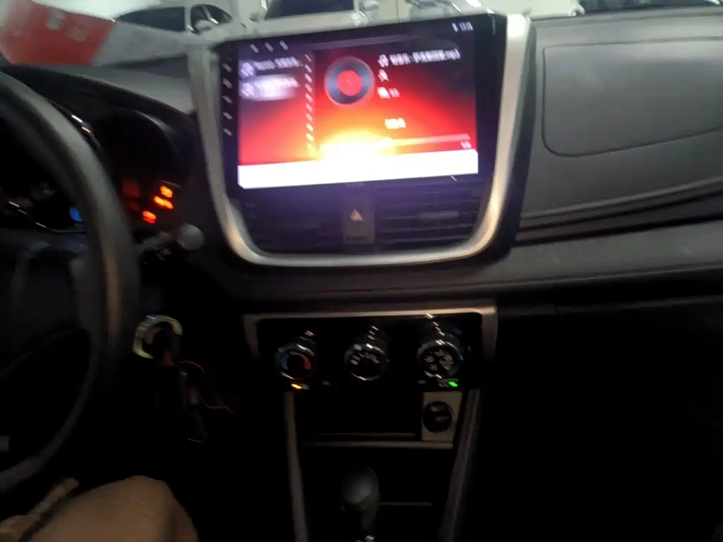 Toyota Yaris L — миниатюра 13