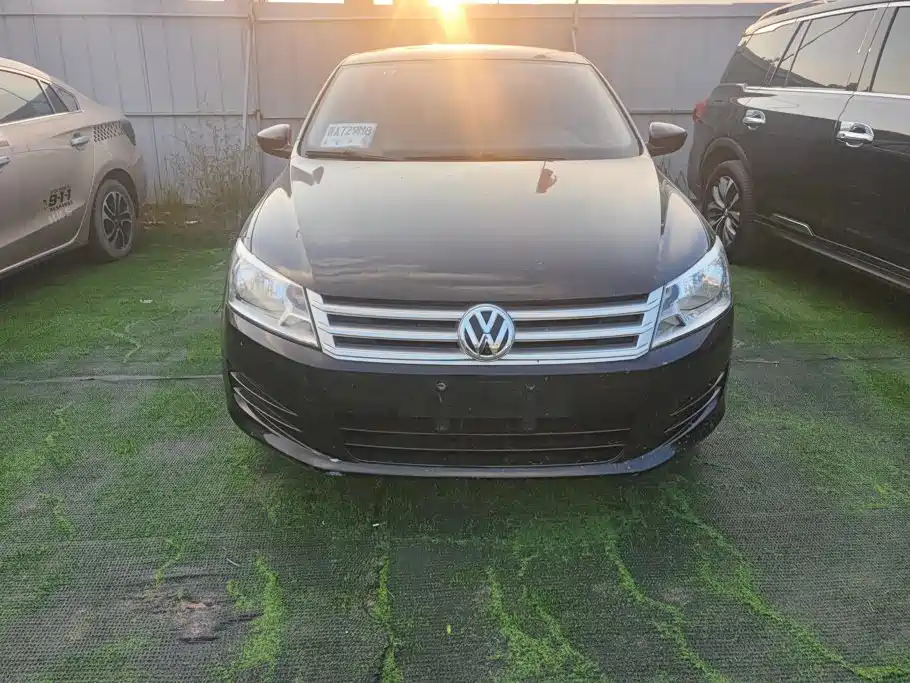 Volkswagen Santana — миниатюра 2