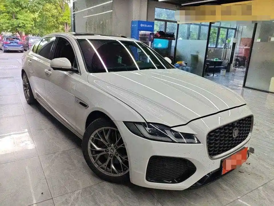 Jaguar XFL — миниатюра 2