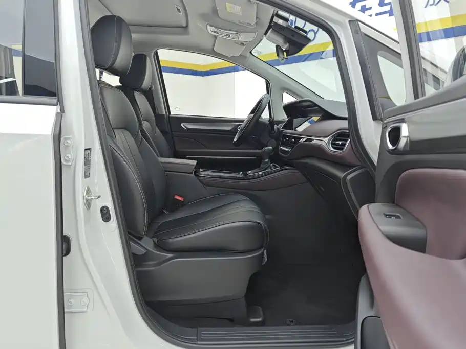GAC Motor Trumpchi M6 — миниатюра 8