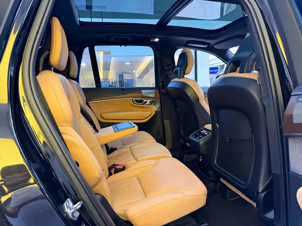Volvo XC90 — миниатюра 5