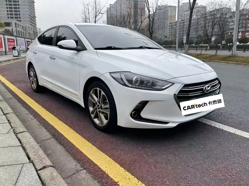 Hyundai Elantra — миниатюра 3