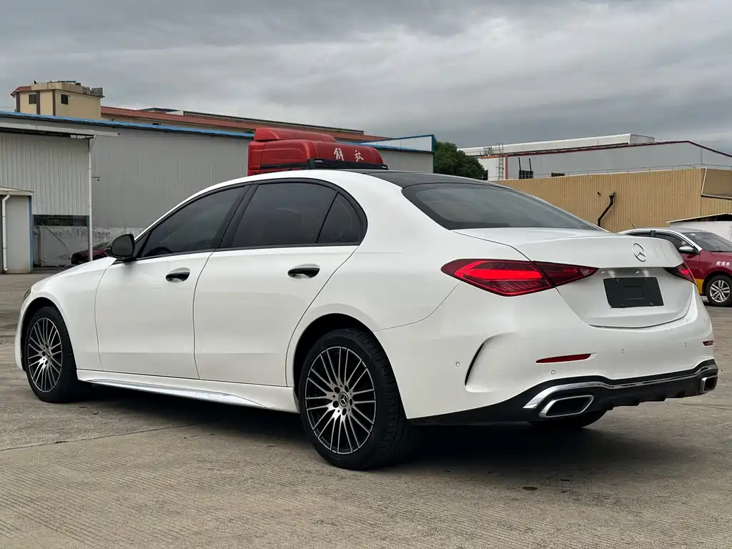 Mercedes-Benz C-Class — миниатюра 7
