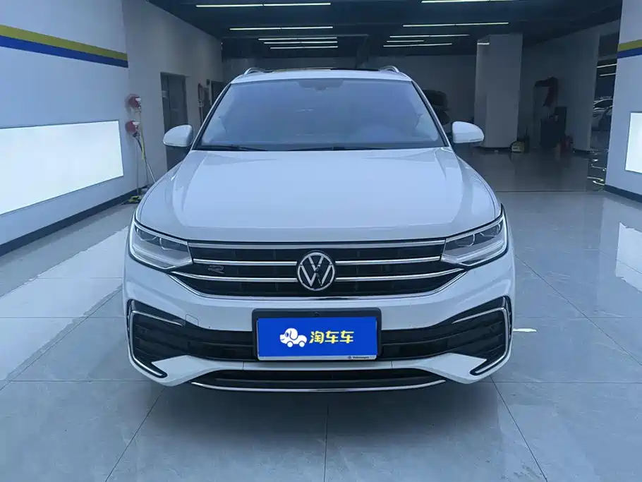 Volkswagen Tiguan L — миниатюра 2