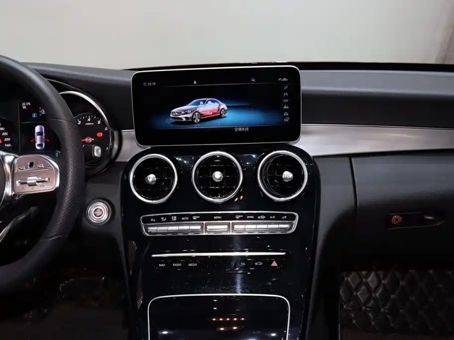 Mercedes-Benz C-Class — миниатюра 13