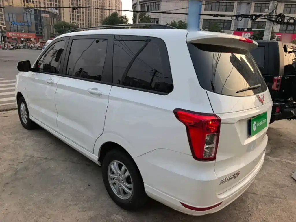 Wuling Hongguang — миниатюра 5
