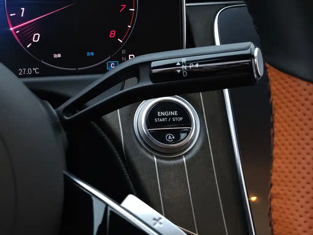 Mercedes-Benz E-Class — миниатюра 11